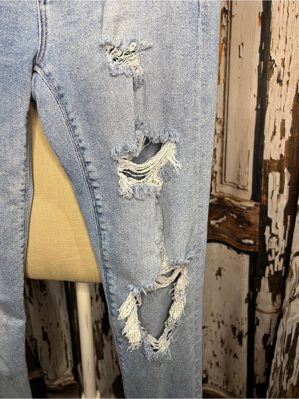 TREND DENIM!! American Eagle Outfitters - Picture 3 of 8